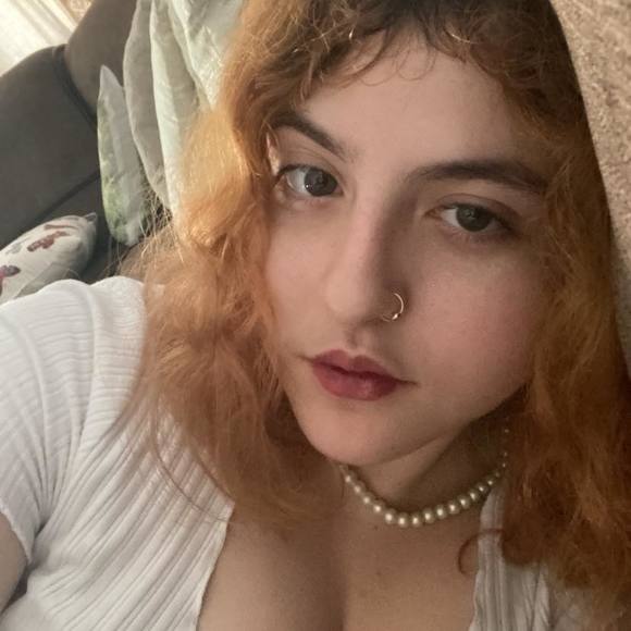 Meet your Posher, Nicole - Picture 1 of 1